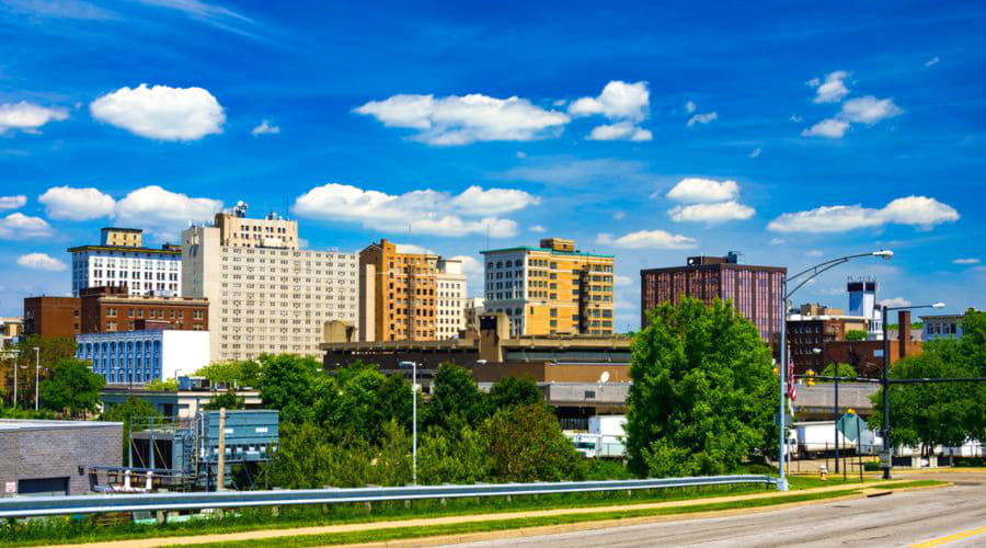 Nuestros servicios de alquiler de coches ofrecen una diversa selección de vehículos en Youngstown.